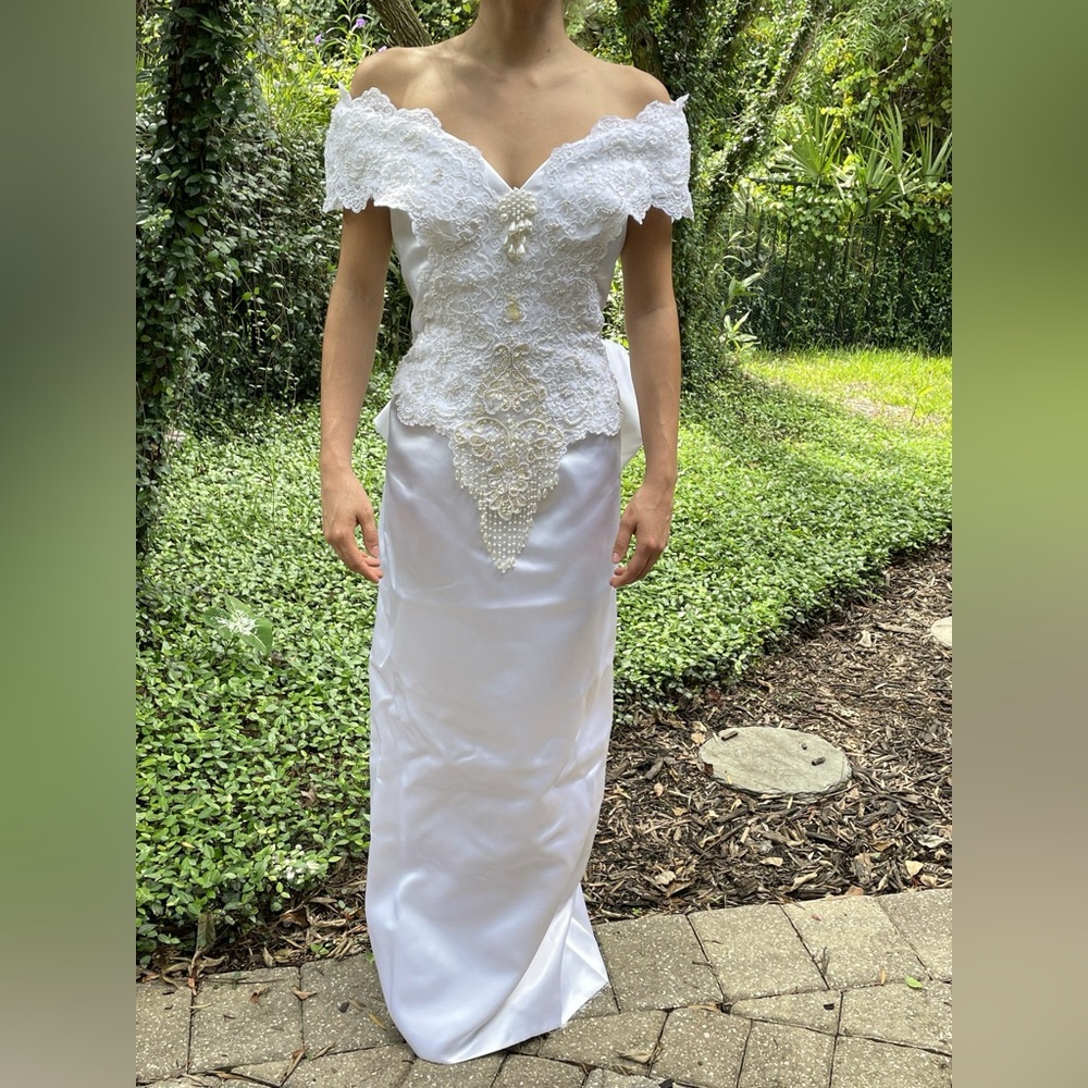 Elegant 100% Silk White Lace Off-Shoulder wedding Dress